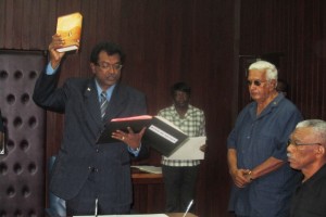 Khemraj Ramjattan being sworn in. [iNews' Photo]