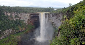 Kaieteur_Falls_Guyana_[2)_2007